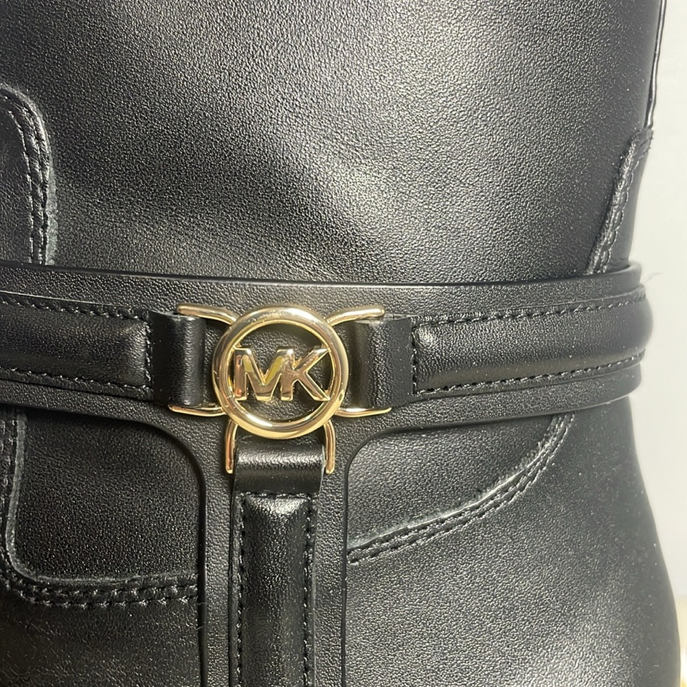 MICHAEL KORS OUTLET
Mindy Leather Ankle Boot
Women’s size 8.5 M - Picture 5 of 8